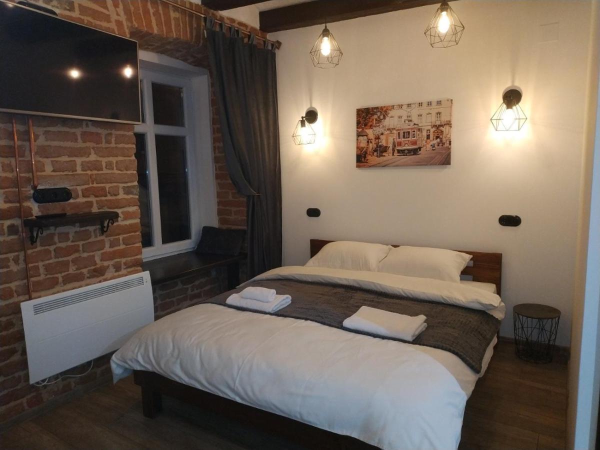 Loft апартаменти з балконом в центрі Львова Экстерьер фото